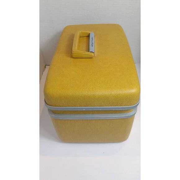 Vintage Samsonite Royal Traveller Red Train Case - Picture 5 of 8